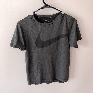 Nike athletic thin workout tee shirt barely worn